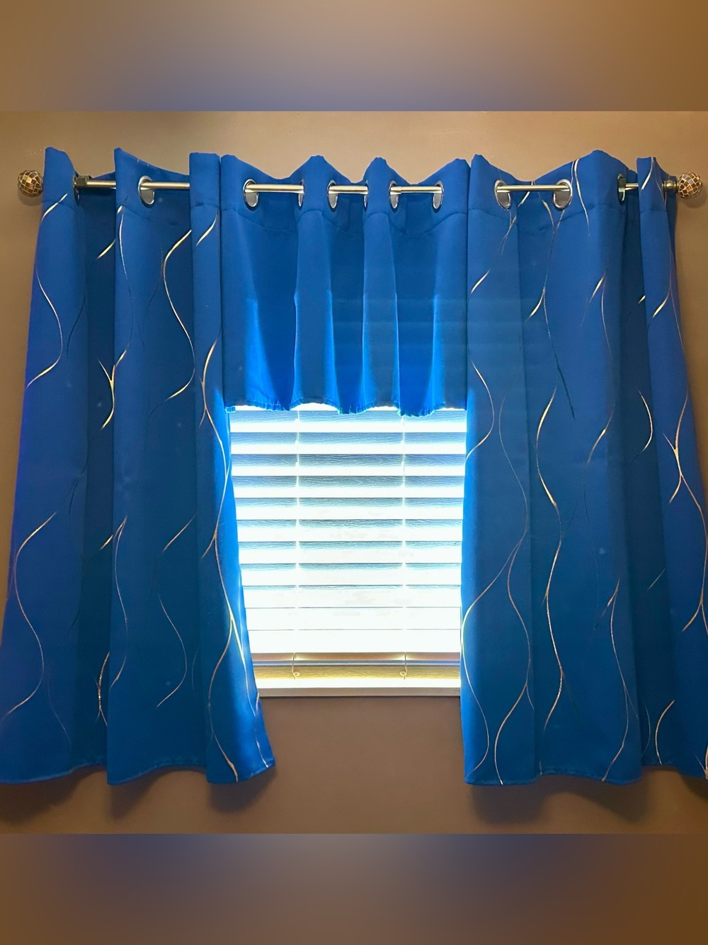 Deconovo Blue Wave Pattern Grommet Curtain Panel Set with solid valances.